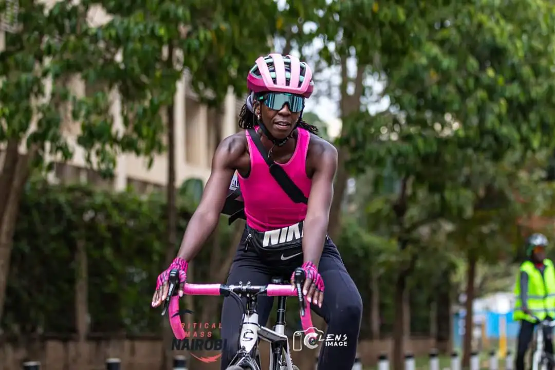 Cyprine Odada von Critical Mass Nairobi auf ihrem Rad Cyprine Odada von Critical Mass Nairobi auf ihrem Rad